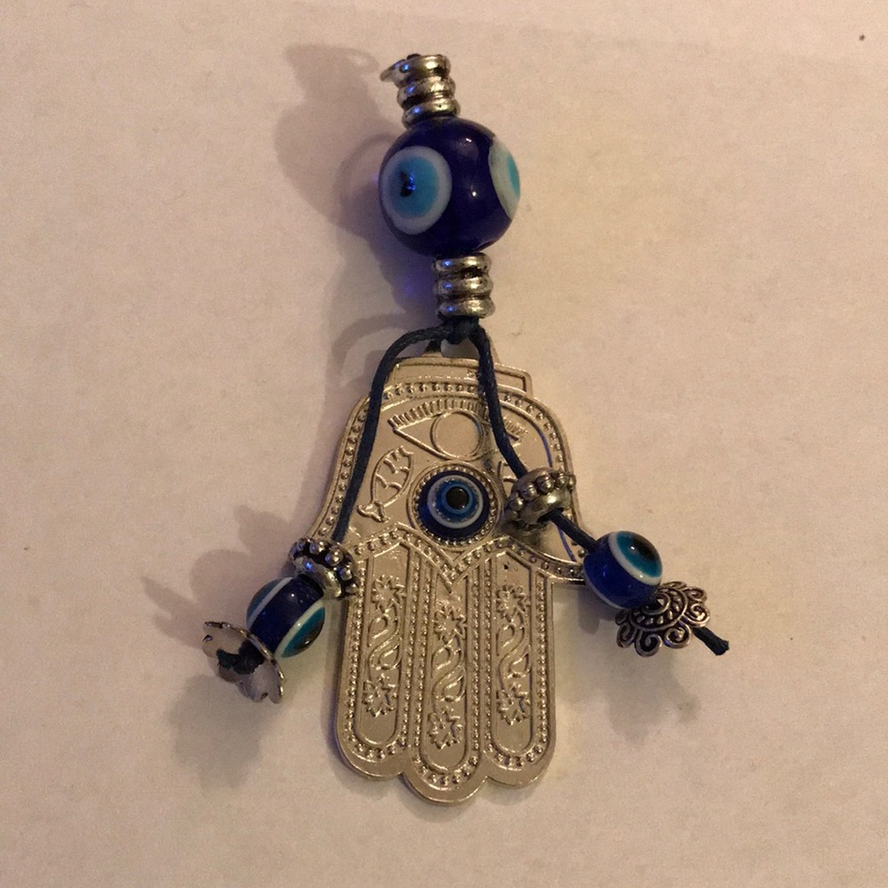 Hands of hamsa evil eye pendent